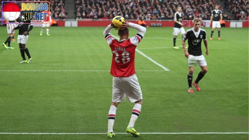 Luật ném biên sân 11 người: Hướng dẫn chi tiết dễ hiểu 9 Luật ném biên sân 11 người: Hướng dẫn chi tiết dễ hiểu